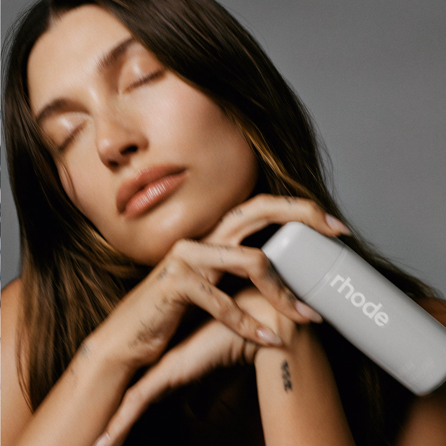 rhode Glazing Milk – Esencia facial con ceramidas 2